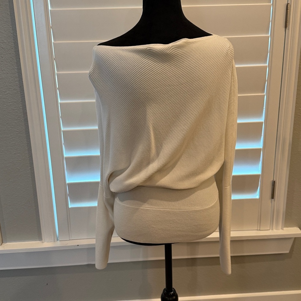 Banana Republic Ribbed White Sweater - Picture 4 of 5